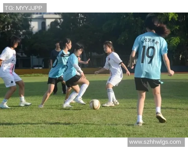 在绿茵场上舞动青春的激情与梦想，尽情享受足球的魅力与乐趣